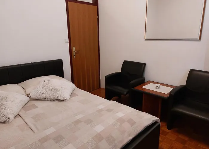 Studio Apartment Amfora Near Arena Lägenhet *