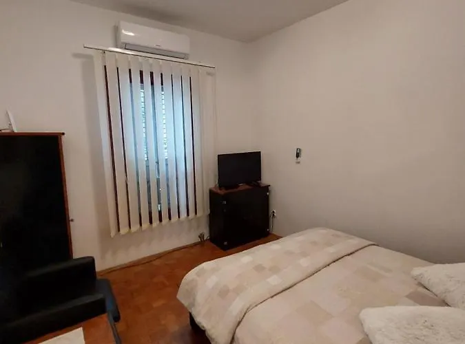 Studio Apartment Amfora Near Arena *