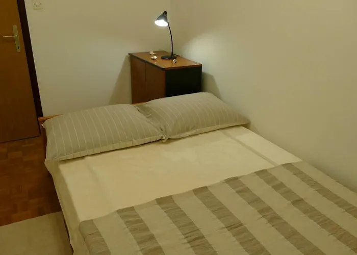 Studio Apartment Amfora Near Arena Lägenhet