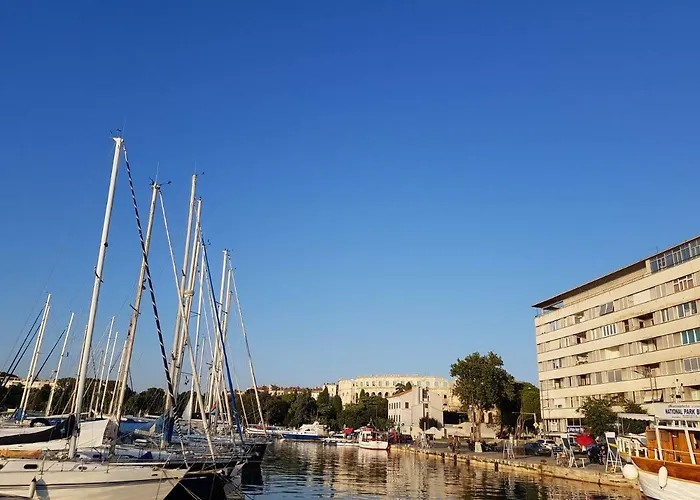 Lägenhet Studio Apartment Amfora Near Arena Pula