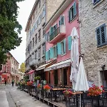 Amfora Near Arena *